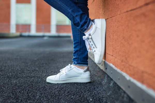 Different Types Of White Sneakers Every Fashion Freak Must Own0